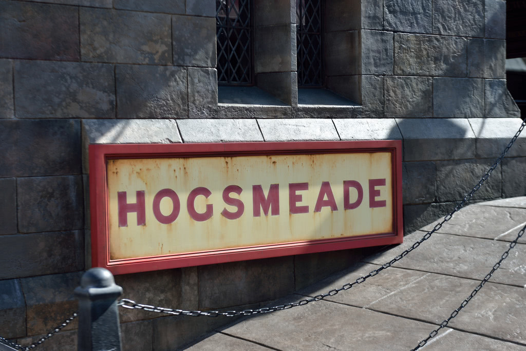 Hogsmeade 的地標牌